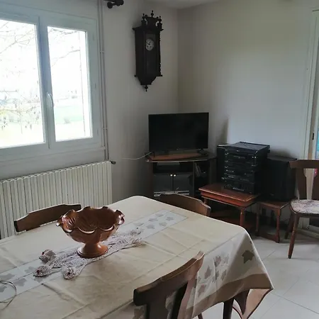 בית נופש Du Gouthe Le Brouilh